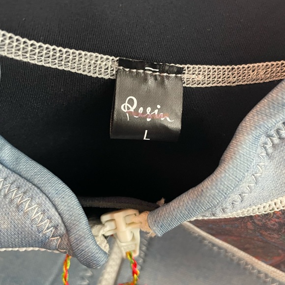 NWT Resin vestal surf suit - Picture 11 of 16